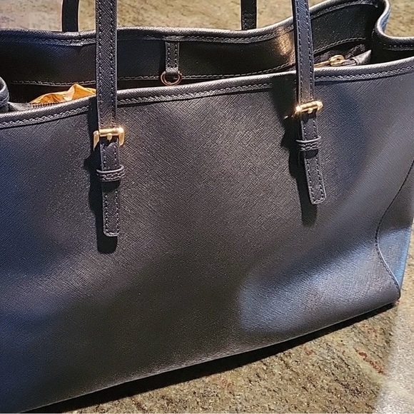 Like New MK Tote - Picture 5 of 9